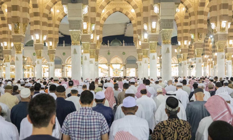 Cara Mendapatkan Shaf Pertama Saat Shalat di Masjid Nabawi - wisata mulia insani